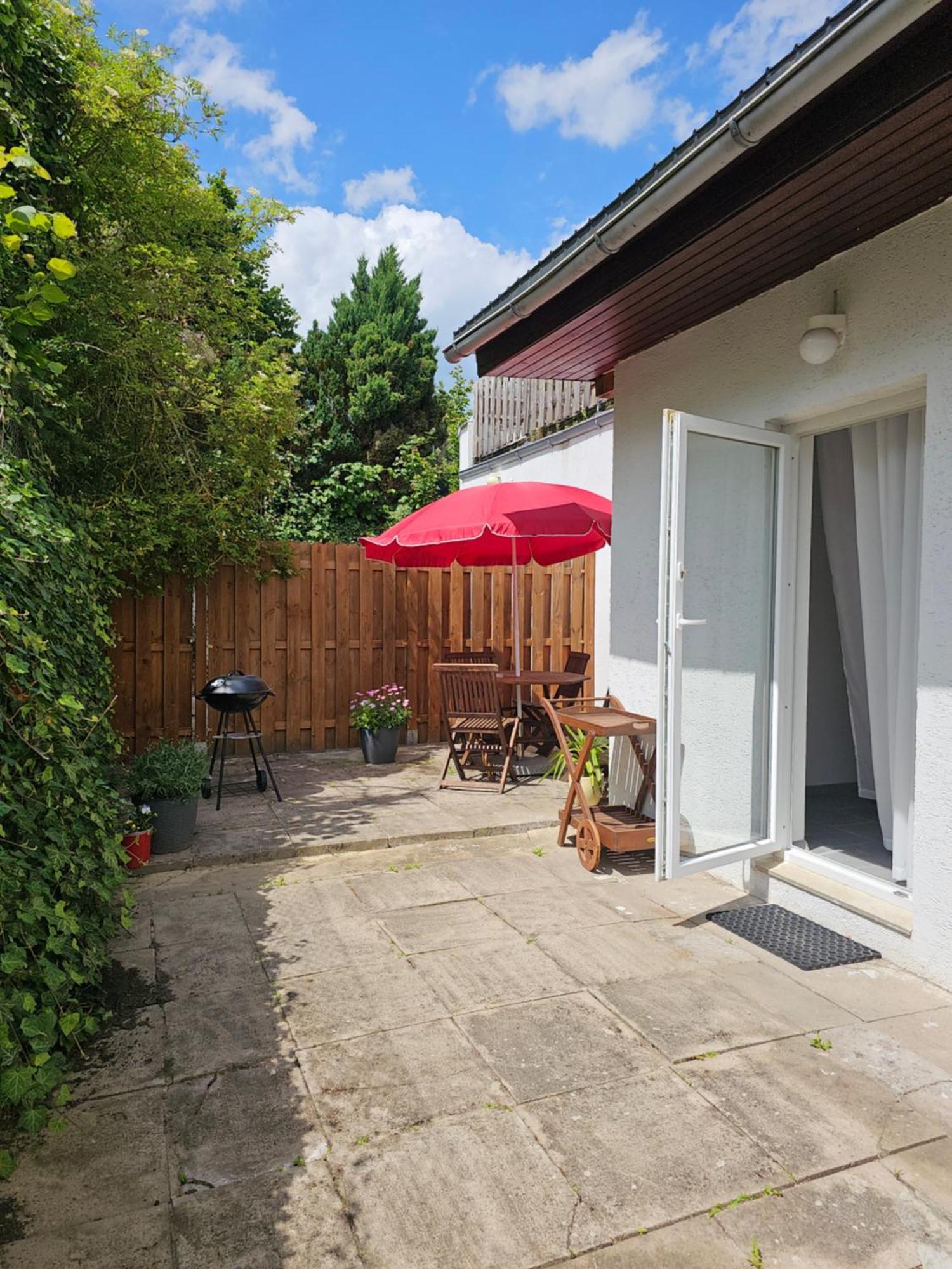 Warburg, Fewo "Sweet Home" 2,5 Zi- Eg-Separater Eingang - Parkplatz - Terasse- Komfortabel,Renoviert Exteriér fotografie